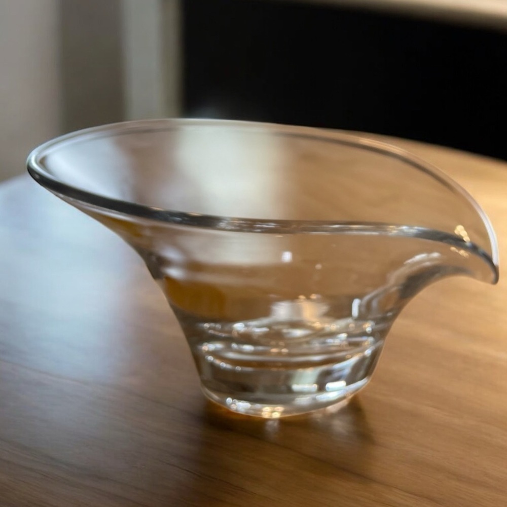 Vintage art glass small bowl, unmarked, excellent condition, no flaws, MCM